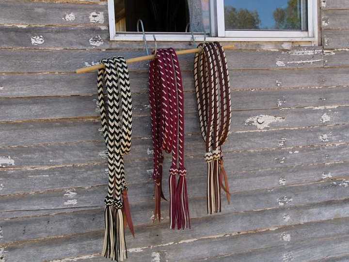 Photos 031-1.jpg - Different colour combinations of the parachute cord reins. 16 plait .